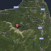 Secondo tentativo verso la vetta di Monte San Primo.<br />Questa volta siamo stati molto più fortunati della prima dato che la giornata era splendida, con una buona visibilità.<br />Gita facile, non particolarmente impegnativa (ad esclusione della discesa, dato che abbiamo percorso la direttissima verso il Rifugio Martina) e caratterizzata da un panorama mozzafiato.<br />Siamo partiti da San Primo, e siamo saliti verso la vetta di Monte San Primo (1682 m s.l.m.) seguendo sempre la cresta.<br />Abbiamo incontrato cavalli selvatici, caprette e tanti uccellini.